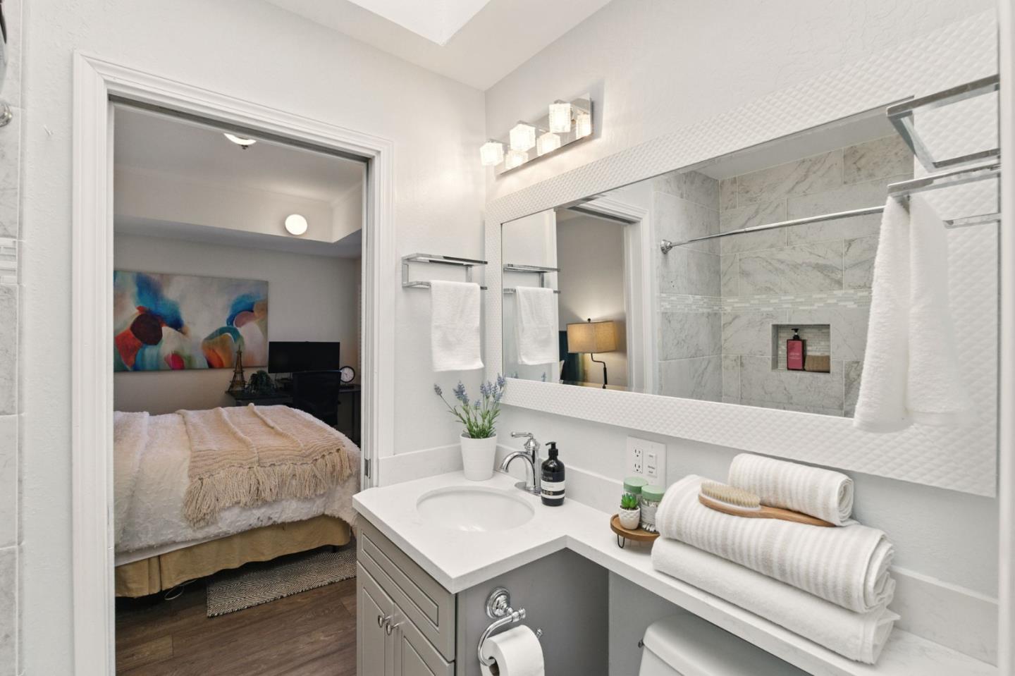 Detail Gallery Image 26 of 60 For 470 Gabilan St #4,  Los Altos,  CA 94022 - 2 Beds | 1/1 Baths