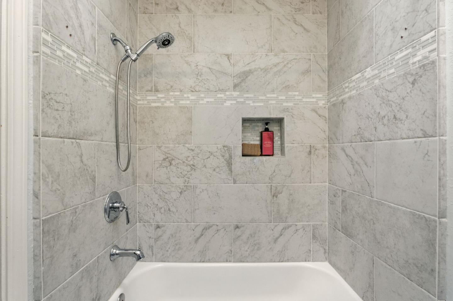Detail Gallery Image 27 of 60 For 470 Gabilan St #4,  Los Altos,  CA 94022 - 2 Beds | 1/1 Baths