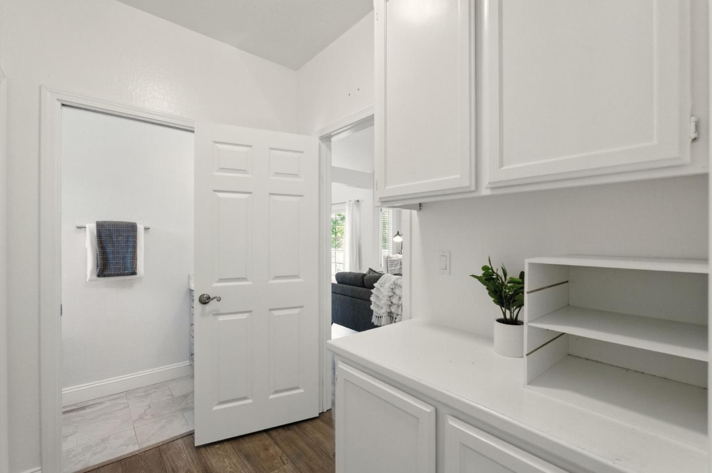 Detail Gallery Image 33 of 60 For 470 Gabilan St #4,  Los Altos,  CA 94022 - 2 Beds | 1/1 Baths