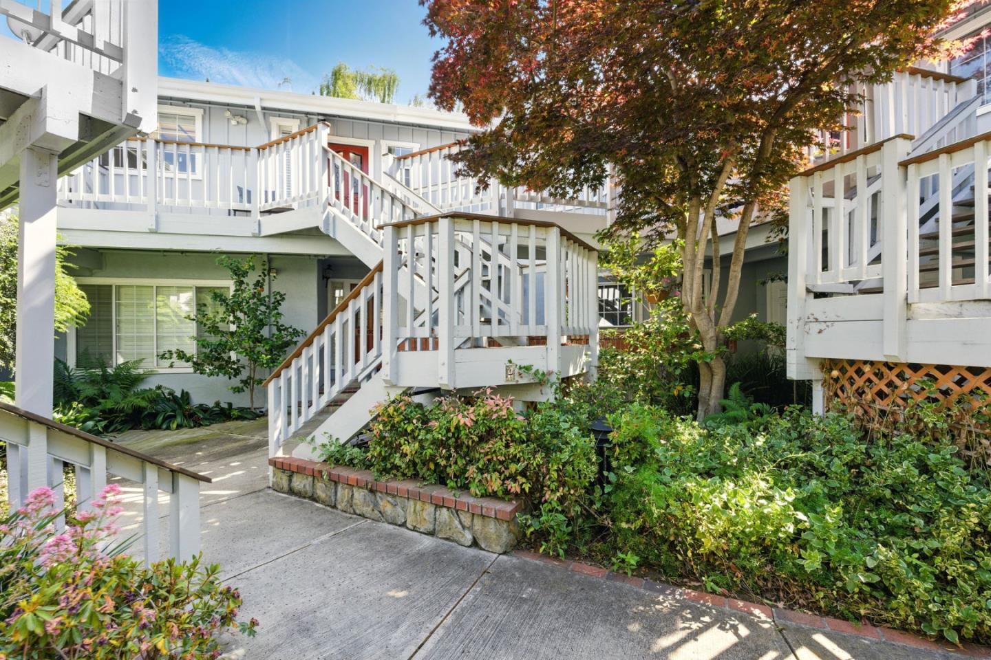 Detail Gallery Image 45 of 60 For 470 Gabilan St #4,  Los Altos,  CA 94022 - 2 Beds | 1/1 Baths