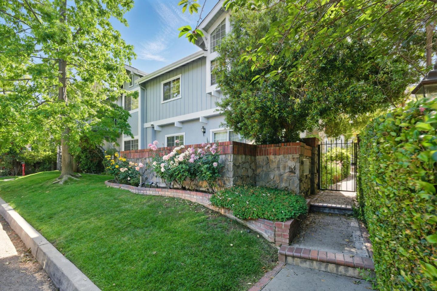 Detail Gallery Image 49 of 60 For 470 Gabilan St #4,  Los Altos,  CA 94022 - 2 Beds | 1/1 Baths