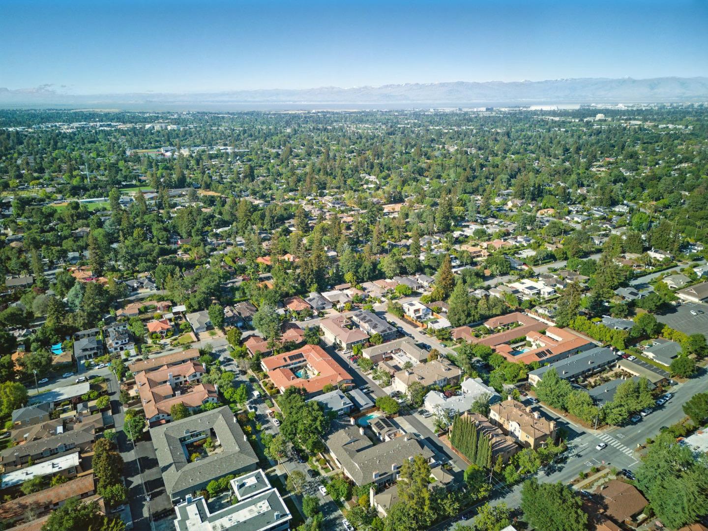 Detail Gallery Image 57 of 60 For 470 Gabilan St #4,  Los Altos,  CA 94022 - 2 Beds | 1/1 Baths