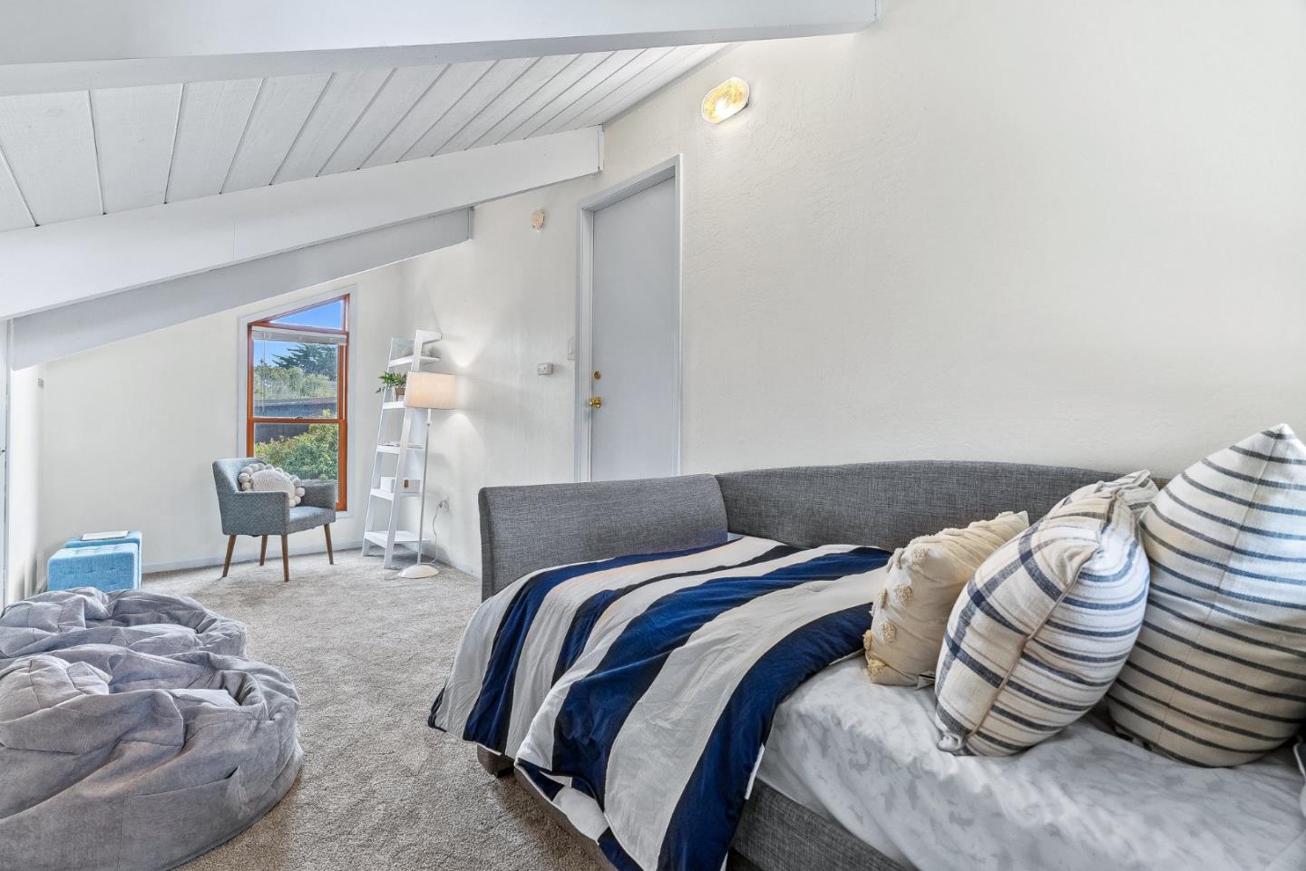 Detail Gallery Image 16 of 30 For 11 Yankee Point Dr, Carmel,  CA 93923 - 4 Beds | 2 Baths