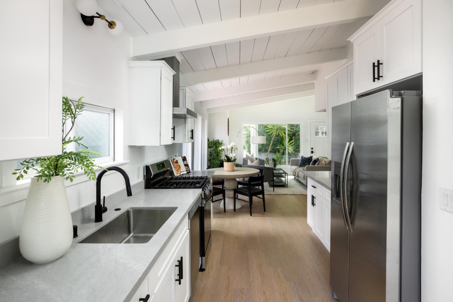 Detail Gallery Image 7 of 16 For 3079 Waverley St, Palo Alto,  CA 94306 - 3 Beds | 1 Baths