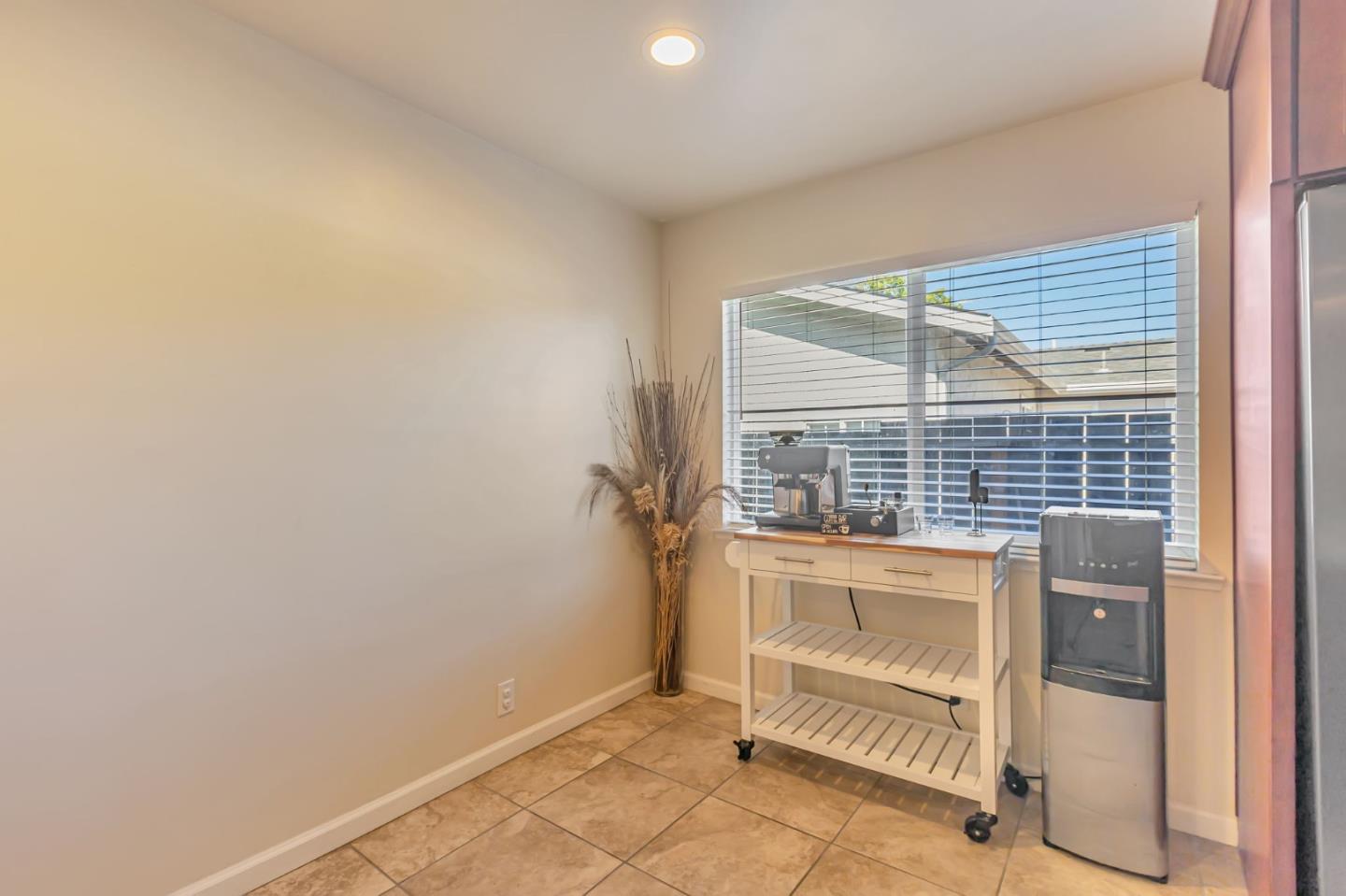 Detail Gallery Image 20 of 56 For 342 Swaps Dr, San Jose,  CA 95111 - 3 Beds | 2 Baths