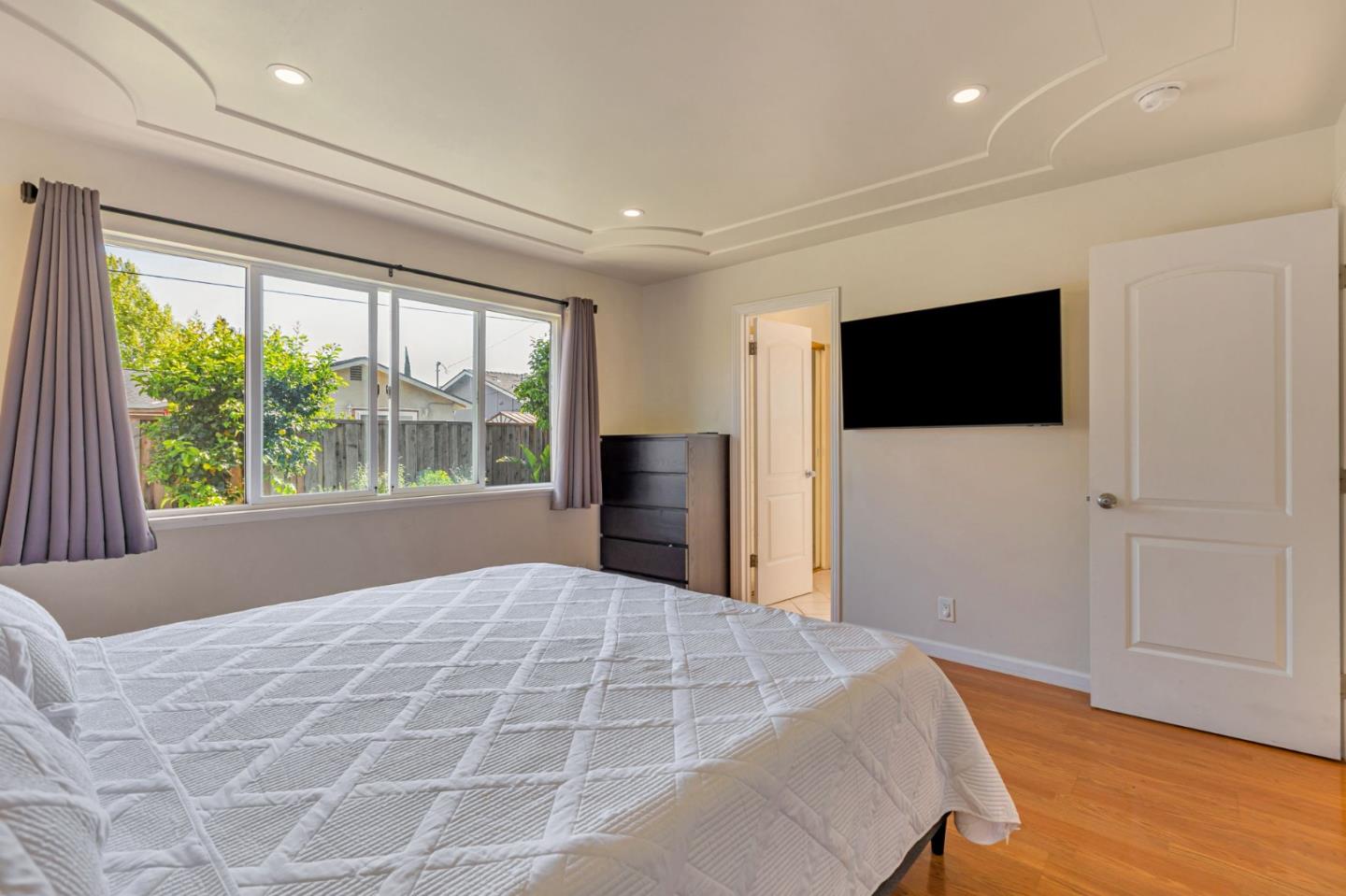 Detail Gallery Image 28 of 56 For 342 Swaps Dr, San Jose,  CA 95111 - 3 Beds | 2 Baths