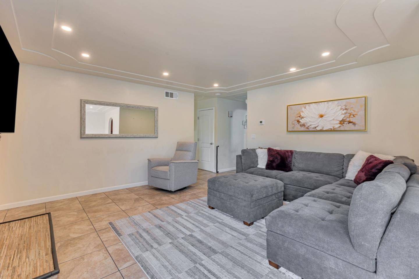 Detail Gallery Image 7 of 56 For 342 Swaps Dr, San Jose,  CA 95111 - 3 Beds | 2 Baths