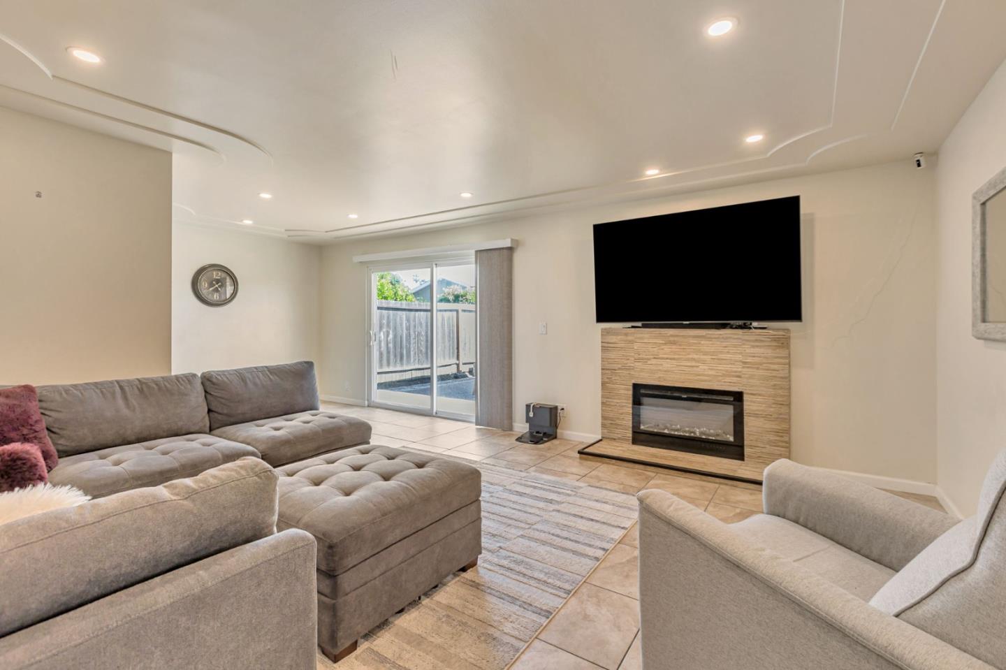 Detail Gallery Image 9 of 56 For 342 Swaps Dr, San Jose,  CA 95111 - 3 Beds | 2 Baths