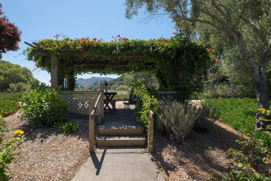 Detail Gallery Image 22 of 37 For 97 Hacienda Carmel, Carmel,  CA 93923 - 1 Beds | 1 Baths
