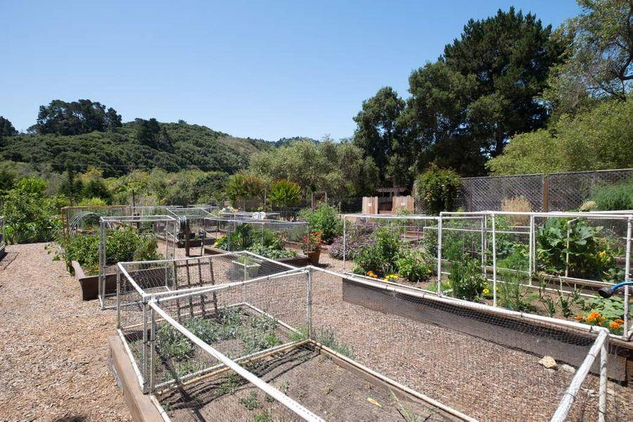 Detail Gallery Image 24 of 37 For 97 Hacienda Carmel, Carmel,  CA 93923 - 1 Beds | 1 Baths