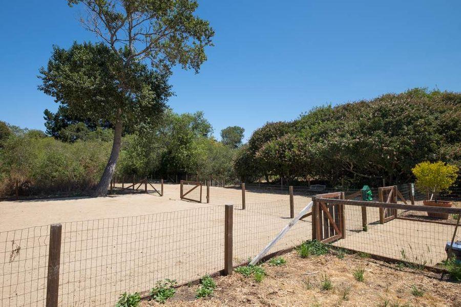 Detail Gallery Image 26 of 37 For 97 Hacienda Carmel, Carmel,  CA 93923 - 1 Beds | 1 Baths