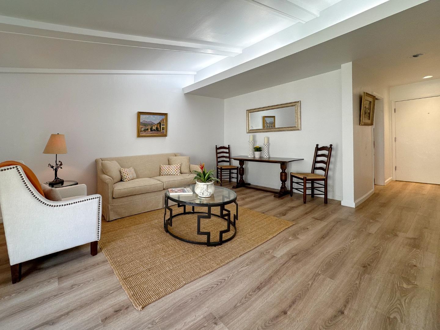 Detail Gallery Image 3 of 37 For 97 Hacienda Carmel, Carmel,  CA 93923 - 1 Beds | 1 Baths