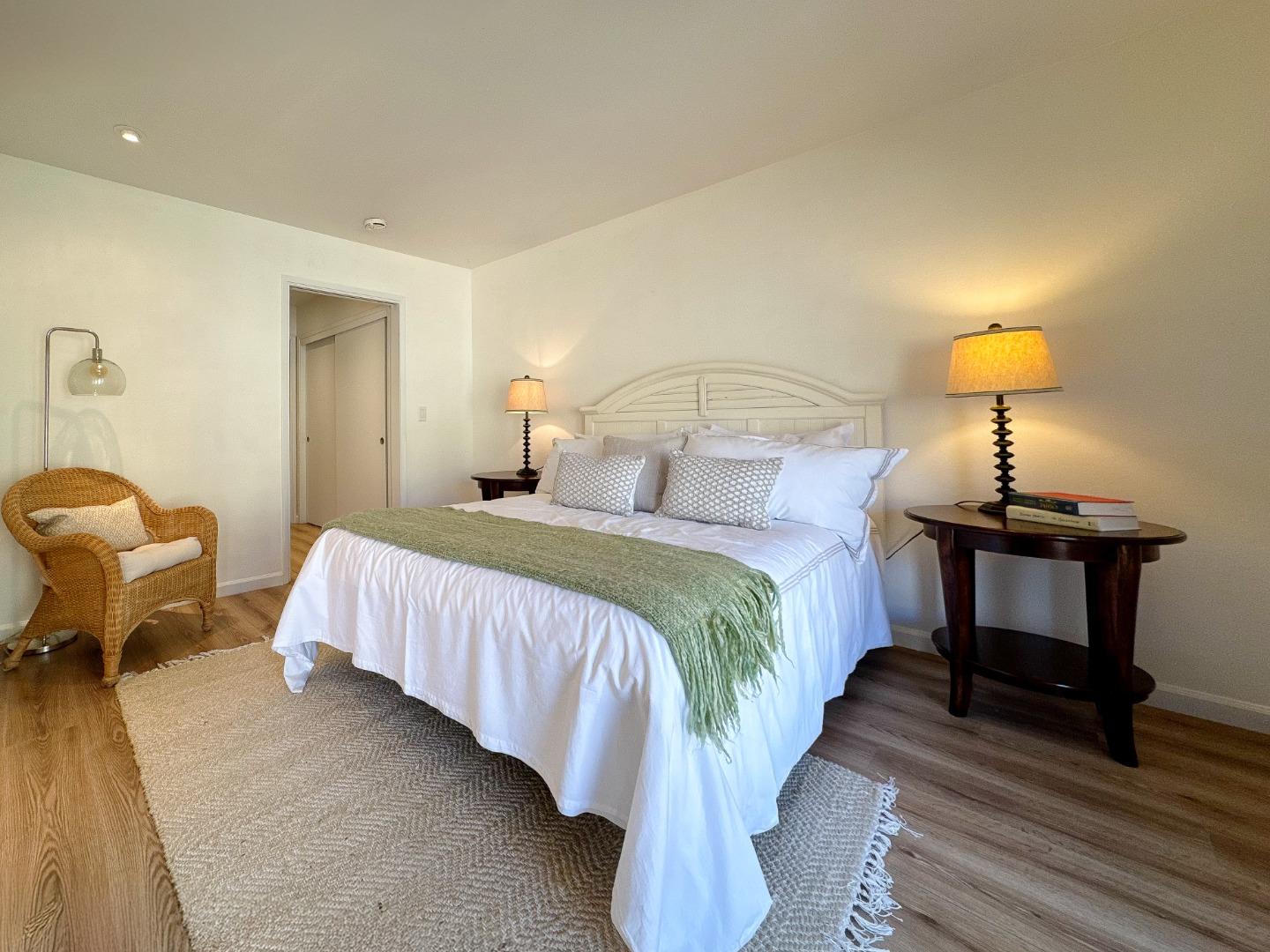 Detail Gallery Image 6 of 37 For 97 Hacienda Carmel, Carmel,  CA 93923 - 1 Beds | 1 Baths