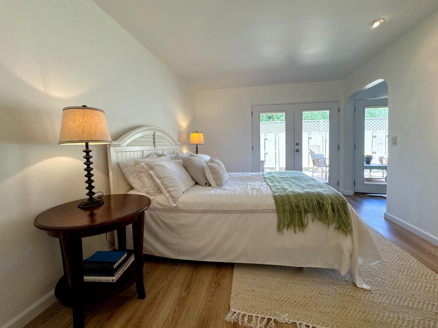 Detail Gallery Image 7 of 37 For 97 Hacienda Carmel, Carmel,  CA 93923 - 1 Beds | 1 Baths