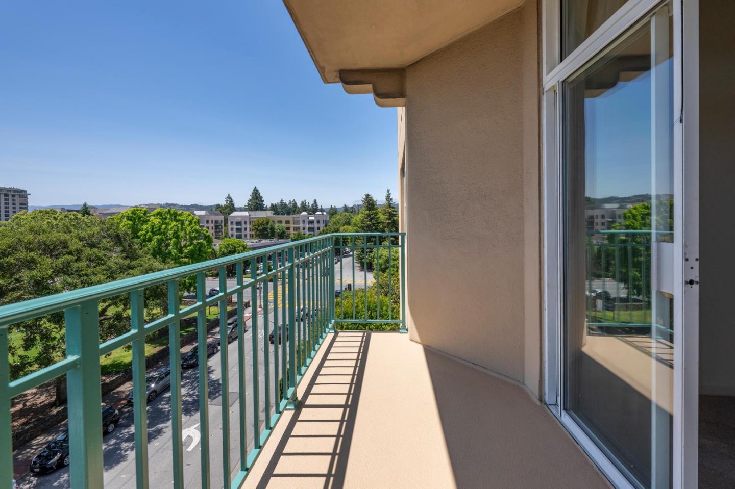 Detail Gallery Image 4 of 7 For 1 Baldwin Ave #509,  San Mateo,  CA 94401 - 2 Beds | 2 Baths