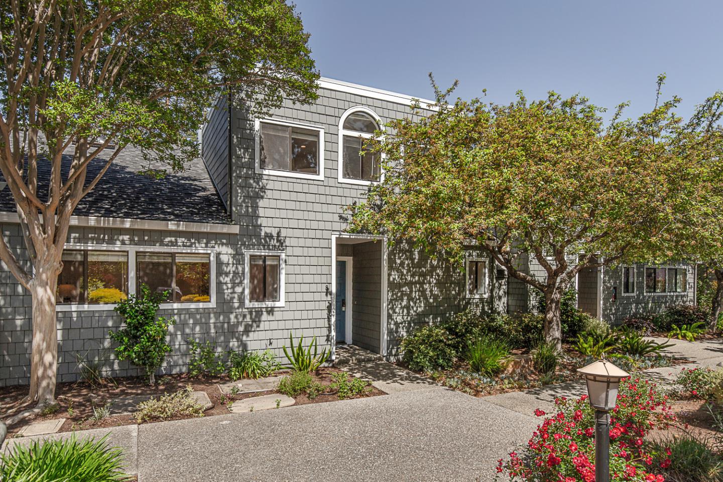Detail Gallery Image 1 of 24 For 2080 Marich Way #8,  Mountain View,  CA 94040 - 3 Beds | 2 Baths