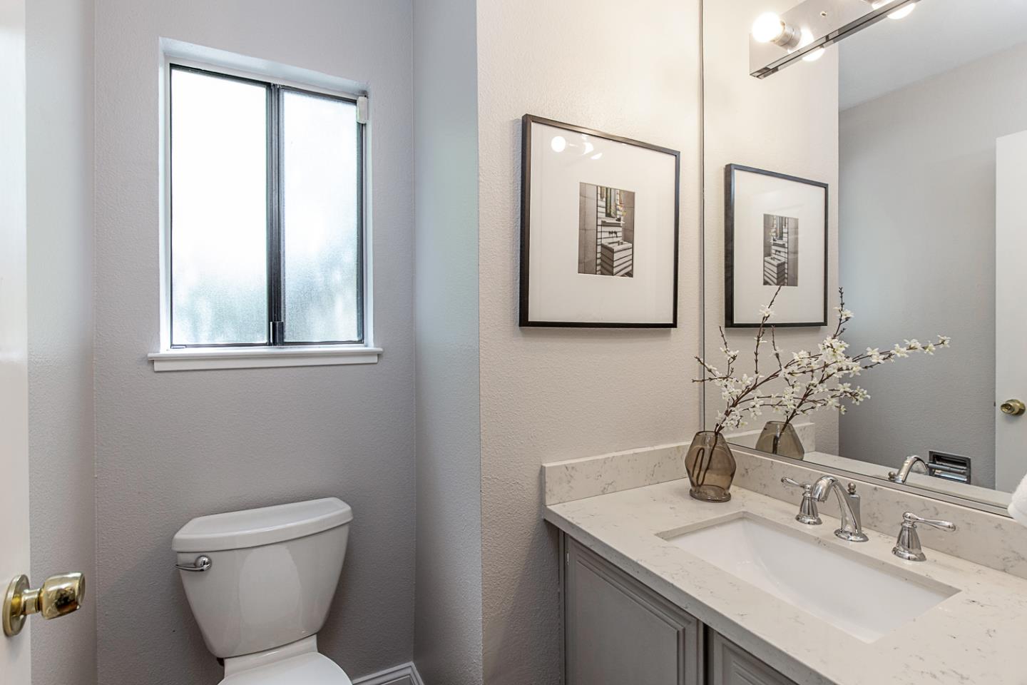 Detail Gallery Image 10 of 24 For 2080 Marich Way #8,  Mountain View,  CA 94040 - 3 Beds | 2 Baths