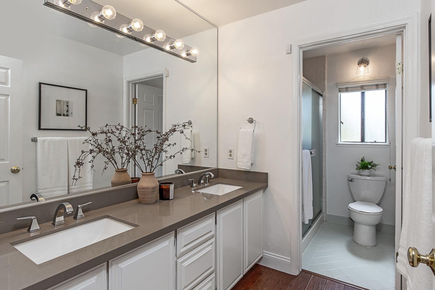 Detail Gallery Image 14 of 24 For 2080 Marich Way #8,  Mountain View,  CA 94040 - 3 Beds | 2 Baths