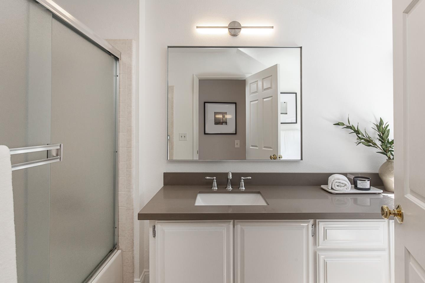 Detail Gallery Image 17 of 24 For 2080 Marich Way #8,  Mountain View,  CA 94040 - 3 Beds | 2 Baths
