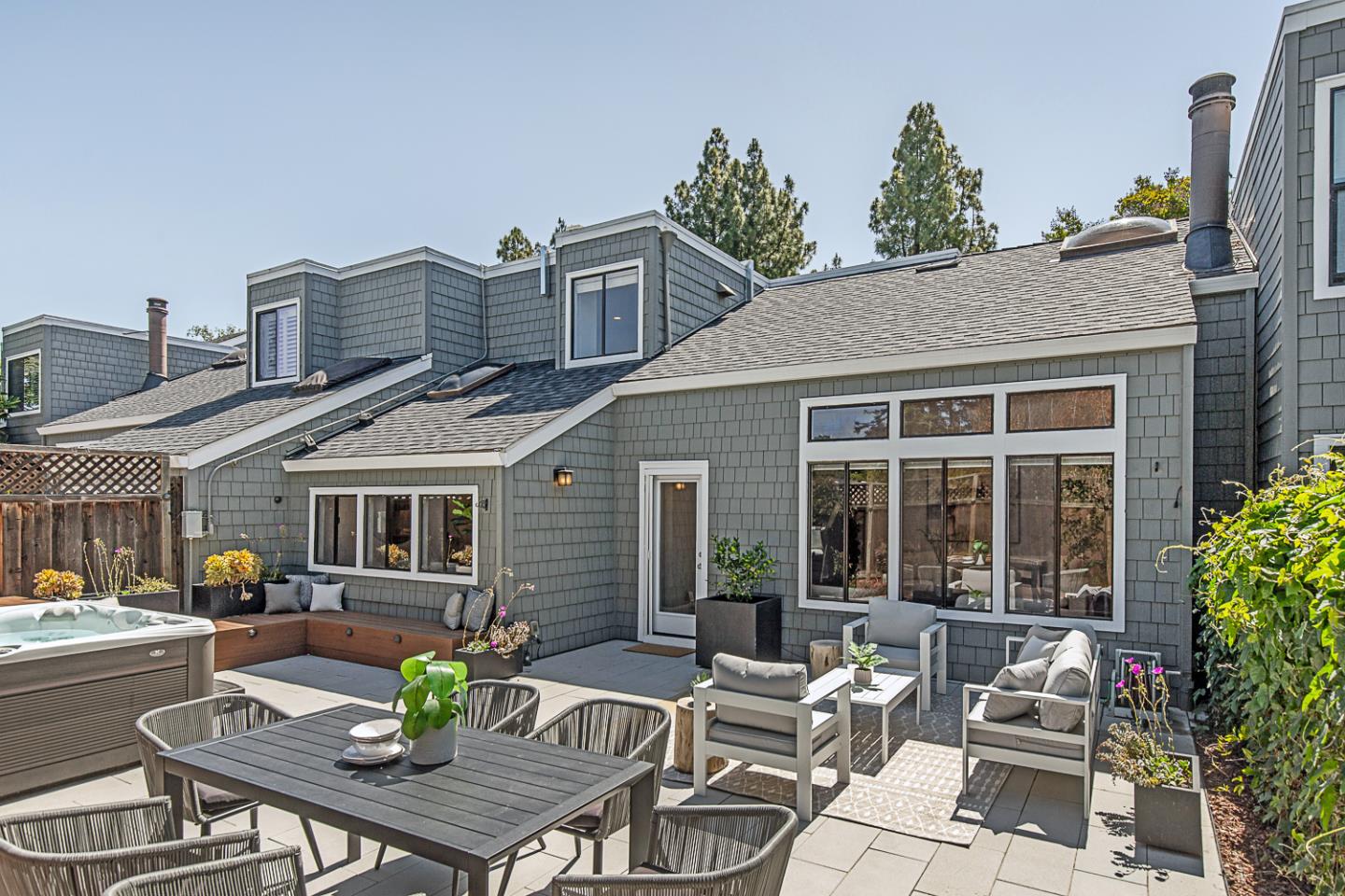 Detail Gallery Image 19 of 24 For 2080 Marich Way #8,  Mountain View,  CA 94040 - 3 Beds | 2 Baths