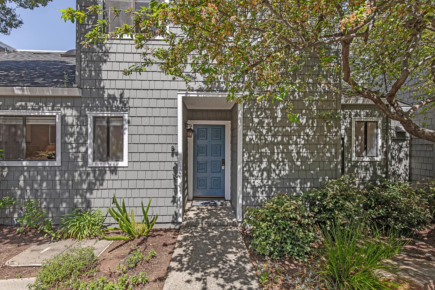 Detail Gallery Image 2 of 24 For 2080 Marich Way #8,  Mountain View,  CA 94040 - 3 Beds | 2 Baths