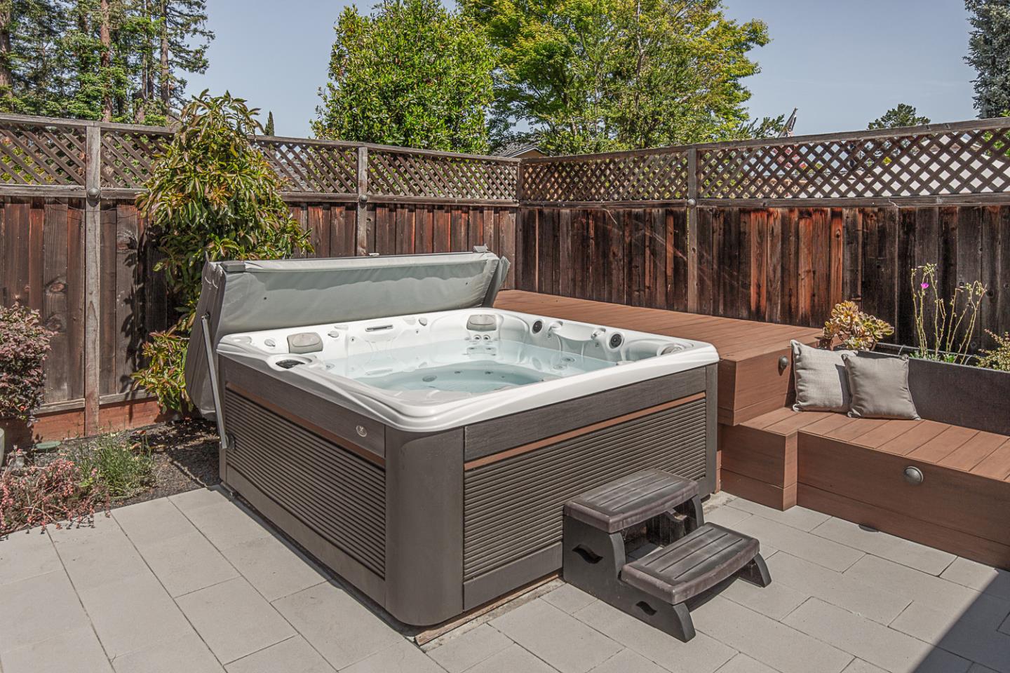 Detail Gallery Image 22 of 24 For 2080 Marich Way #8,  Mountain View,  CA 94040 - 3 Beds | 2 Baths