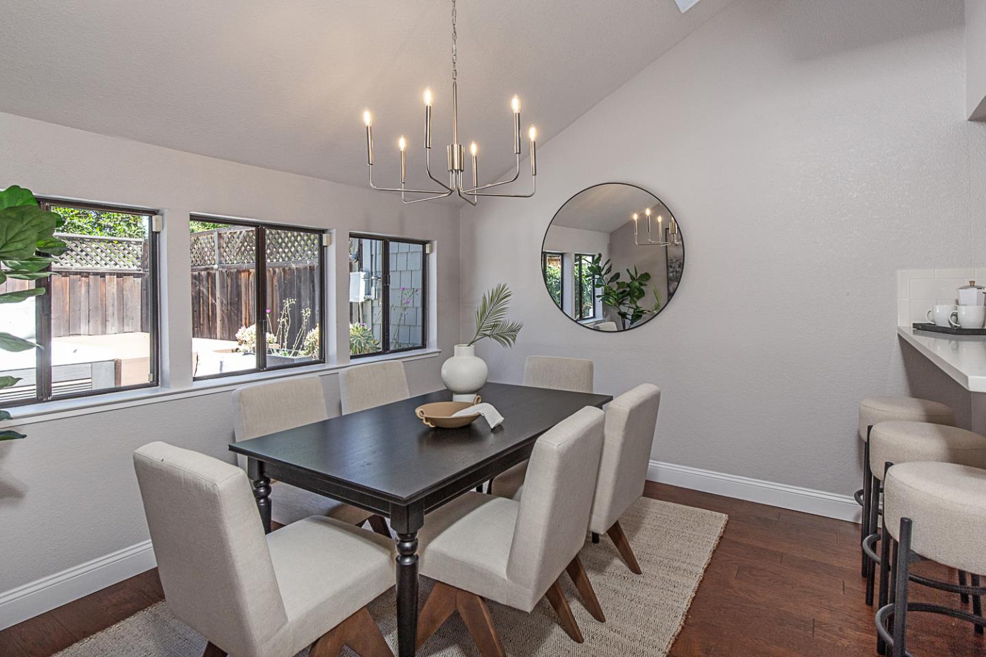 Detail Gallery Image 6 of 24 For 2080 Marich Way #8,  Mountain View,  CA 94040 - 3 Beds | 2 Baths