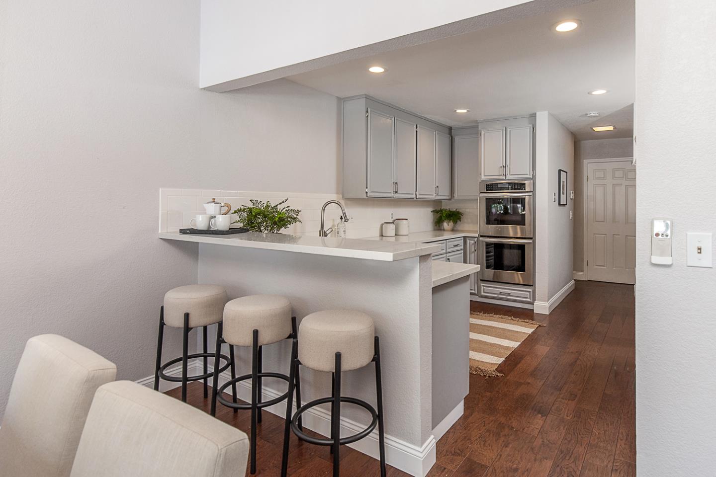 Detail Gallery Image 7 of 24 For 2080 Marich Way #8,  Mountain View,  CA 94040 - 3 Beds | 2 Baths