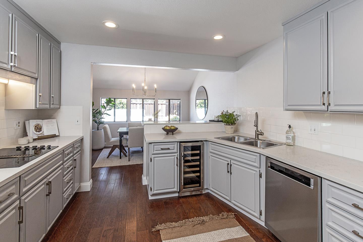 Detail Gallery Image 9 of 24 For 2080 Marich Way #8,  Mountain View,  CA 94040 - 3 Beds | 2 Baths