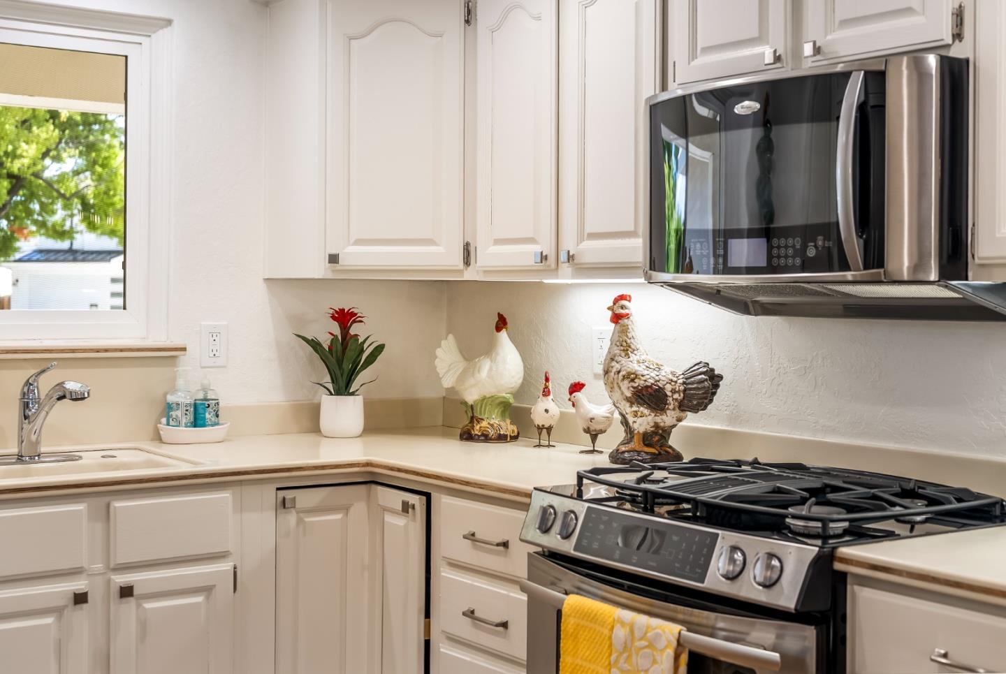 Detail Gallery Image 34 of 47 For 2301 Central Park Dr, Campbell,  CA 95008 - 4 Beds | 2 Baths