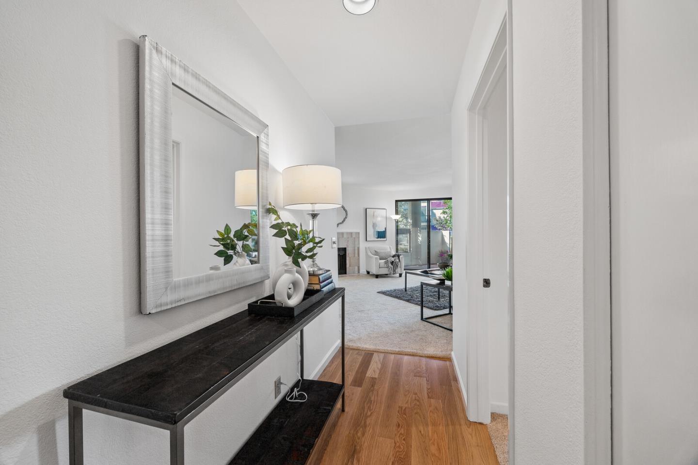 Detail Gallery Image 2 of 21 For 526 Shorebird Cir #16101,  Redwood Shores,  CA 94065 - 2 Beds | 2 Baths