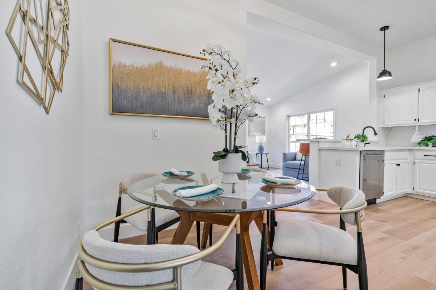 Detail Gallery Image 17 of 37 For 123 Wayne Ct, Redwood City,  CA 94063 - 4 Beds | 2 Baths