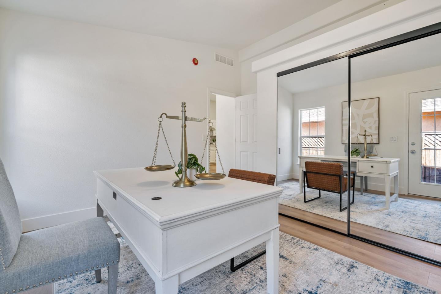 Detail Gallery Image 19 of 37 For 123 Wayne Ct, Redwood City,  CA 94063 - 4 Beds | 2 Baths
