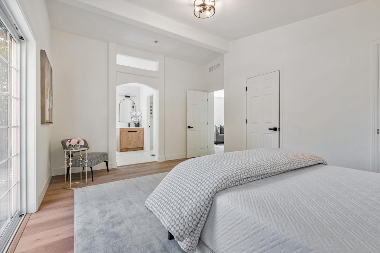 Detail Gallery Image 25 of 37 For 123 Wayne Ct, Redwood City,  CA 94063 - 4 Beds | 2 Baths