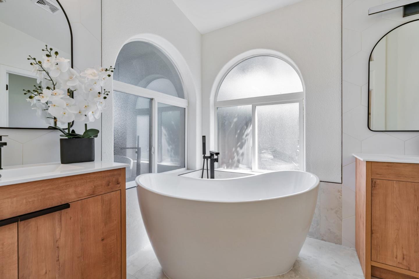 Detail Gallery Image 27 of 37 For 123 Wayne Ct, Redwood City,  CA 94063 - 4 Beds | 2 Baths
