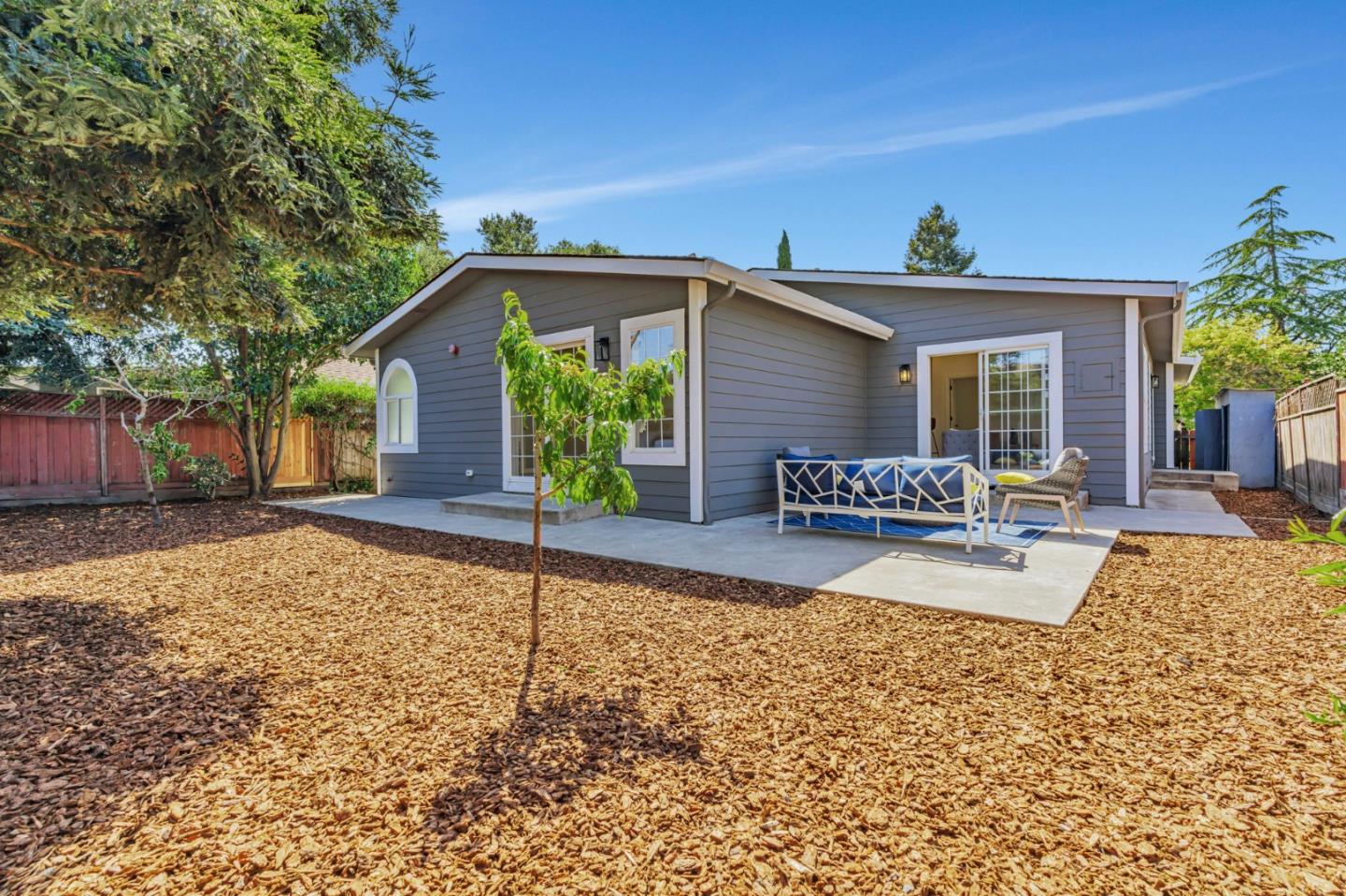 Detail Gallery Image 35 of 37 For 123 Wayne Ct, Redwood City,  CA 94063 - 4 Beds | 2 Baths
