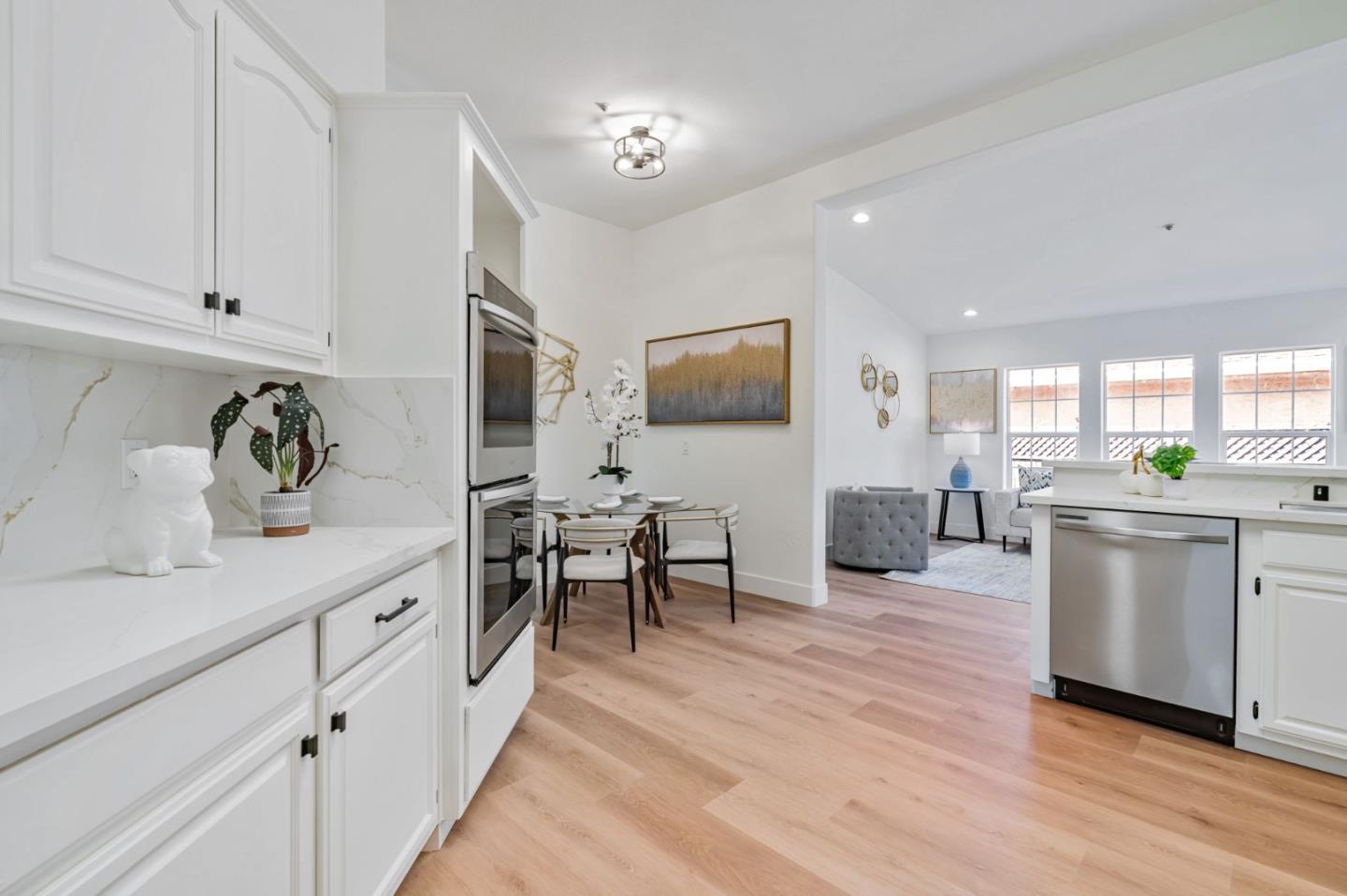 Detail Gallery Image 5 of 37 For 123 Wayne Ct, Redwood City,  CA 94063 - 4 Beds | 2 Baths