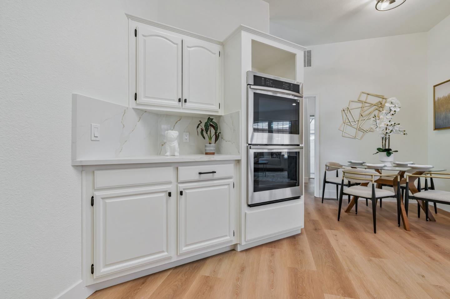 Detail Gallery Image 8 of 37 For 123 Wayne Ct, Redwood City,  CA 94063 - 4 Beds | 2 Baths