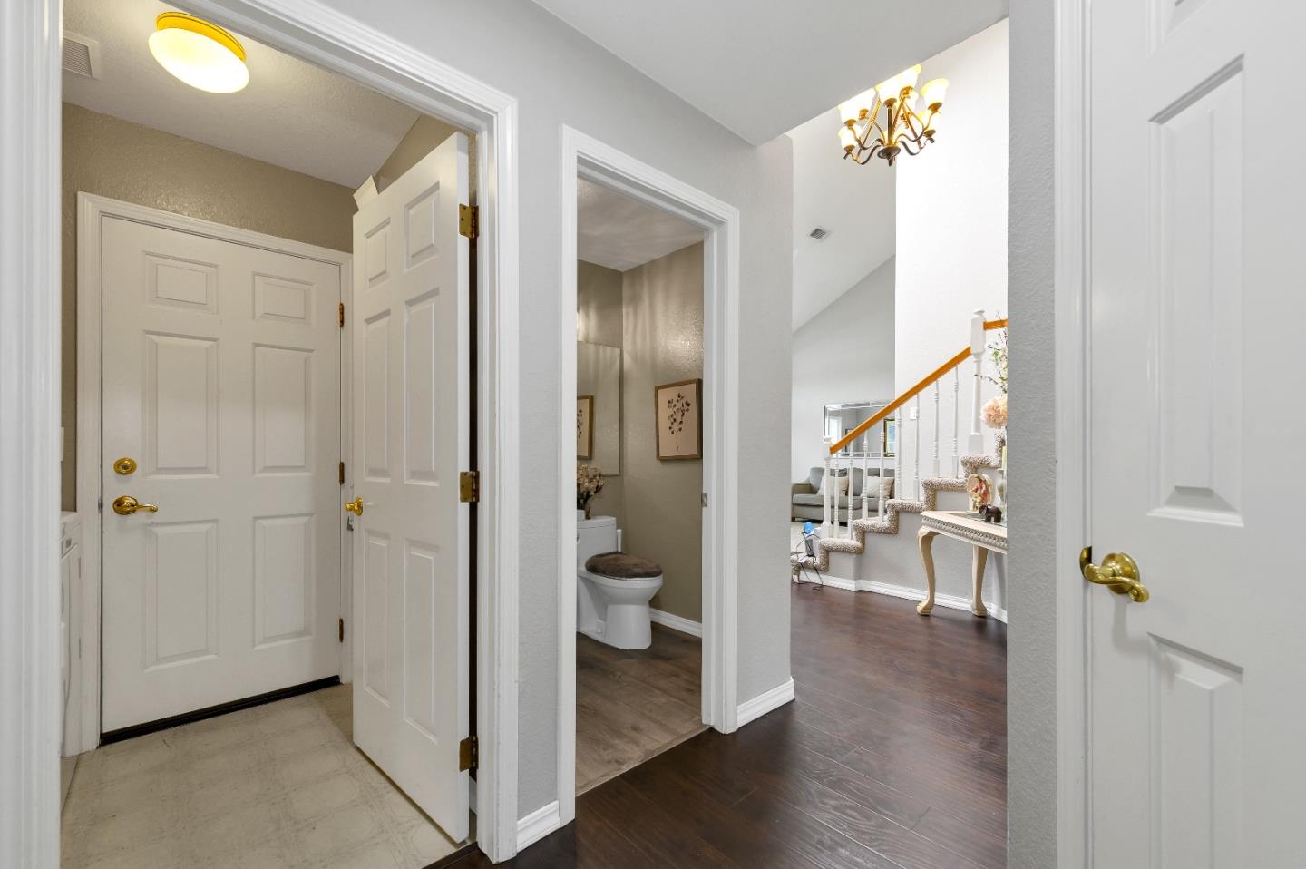 Detail Gallery Image 16 of 46 For 9425 Echo Cliff Ct, Elk Grove,  CA 95758 - 4 Beds | 2/1 Baths