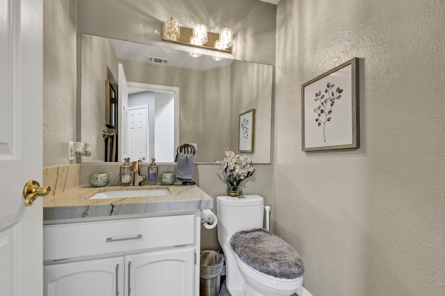 Detail Gallery Image 17 of 46 For 9425 Echo Cliff Ct, Elk Grove,  CA 95758 - 4 Beds | 2/1 Baths