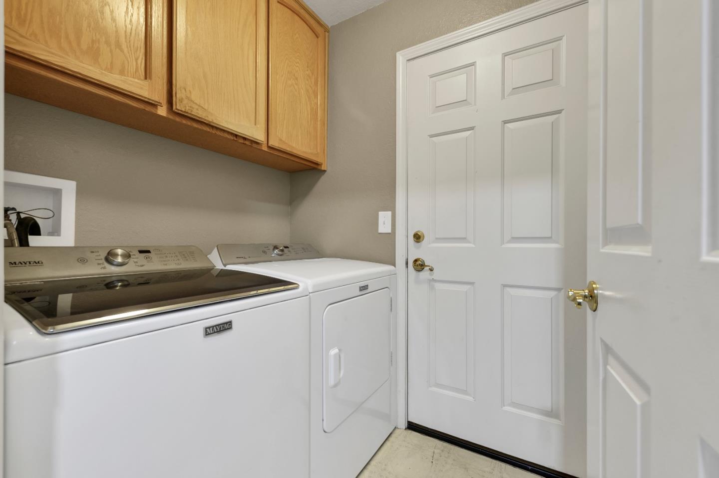 Detail Gallery Image 18 of 46 For 9425 Echo Cliff Ct, Elk Grove,  CA 95758 - 4 Beds | 2/1 Baths