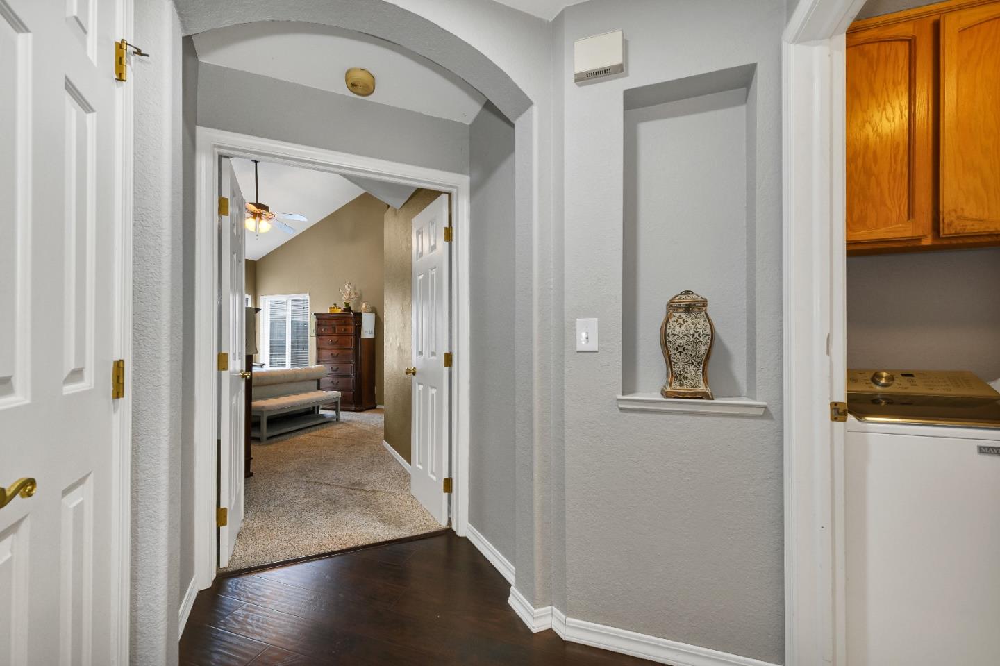 Detail Gallery Image 19 of 46 For 9425 Echo Cliff Ct, Elk Grove,  CA 95758 - 4 Beds | 2/1 Baths