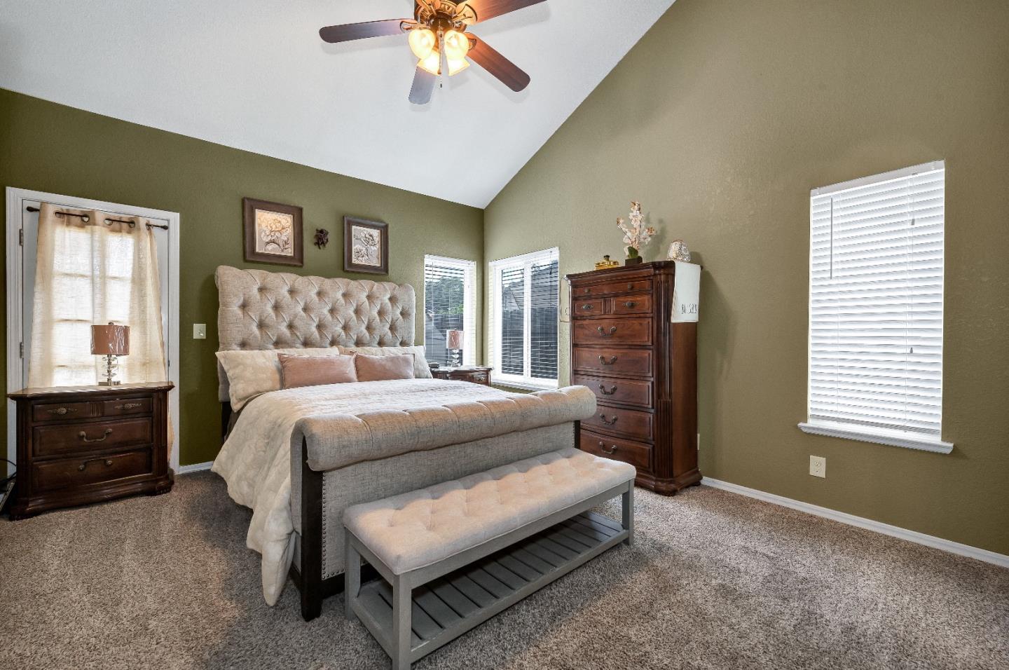Detail Gallery Image 20 of 46 For 9425 Echo Cliff Ct, Elk Grove,  CA 95758 - 4 Beds | 2/1 Baths