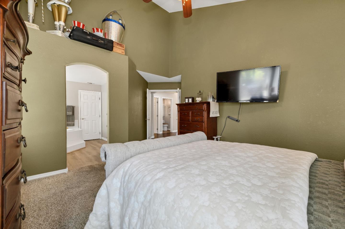 Detail Gallery Image 21 of 46 For 9425 Echo Cliff Ct, Elk Grove,  CA 95758 - 4 Beds | 2/1 Baths