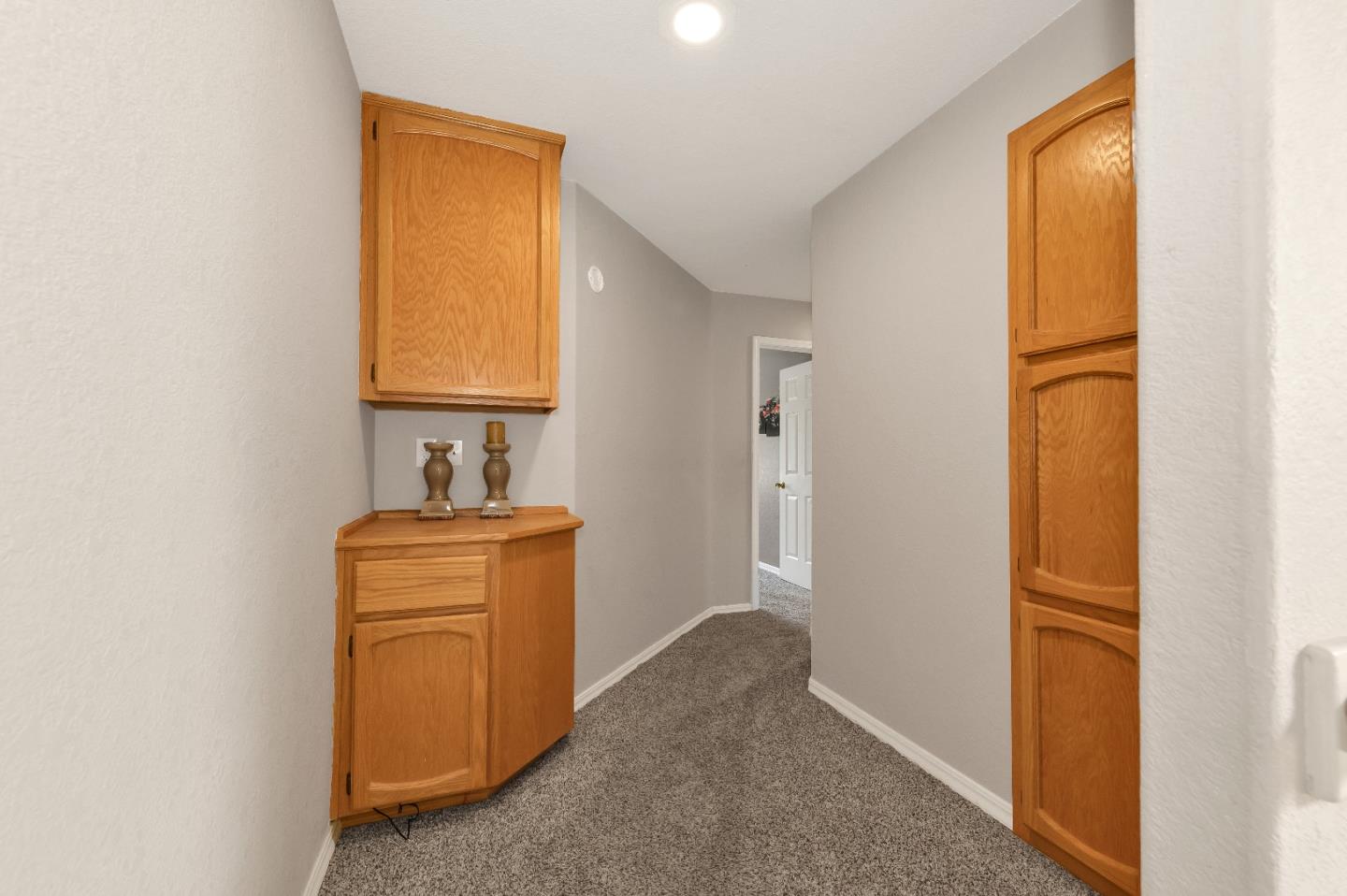 Detail Gallery Image 27 of 46 For 9425 Echo Cliff Ct, Elk Grove,  CA 95758 - 4 Beds | 2/1 Baths