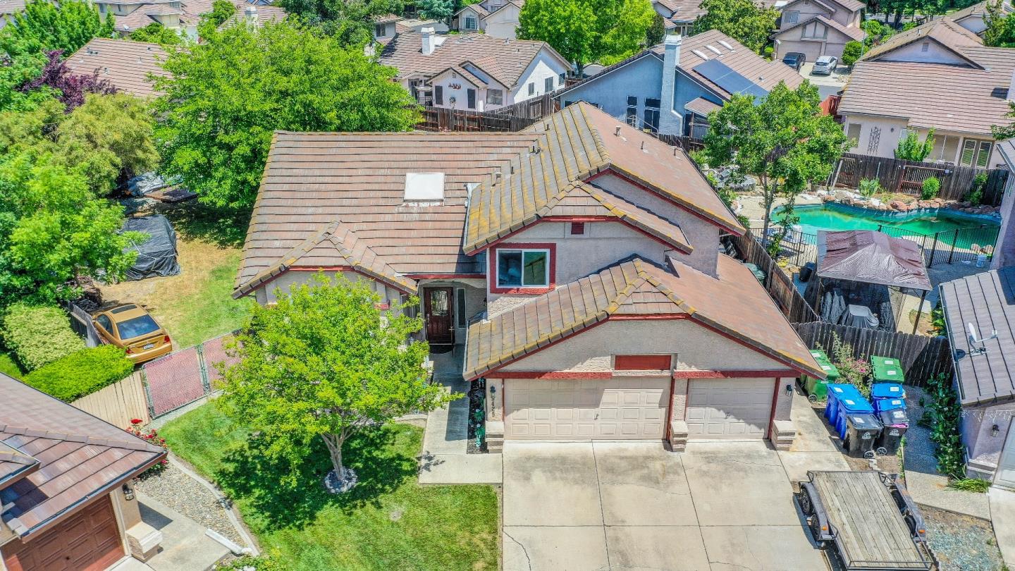 Detail Gallery Image 3 of 46 For 9425 Echo Cliff Ct, Elk Grove,  CA 95758 - 4 Beds | 2/1 Baths
