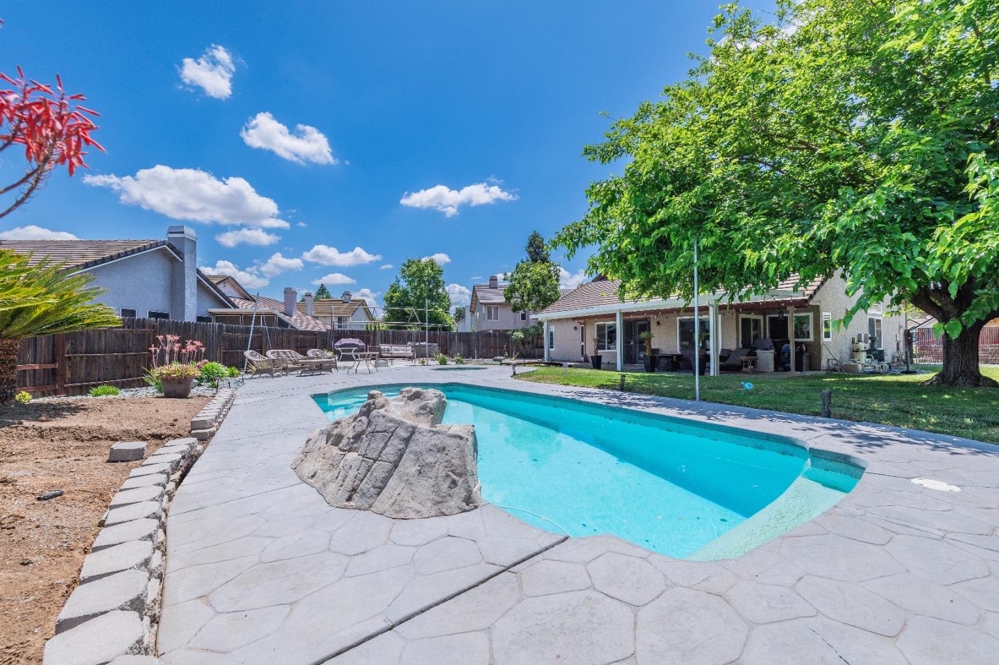 Detail Gallery Image 41 of 46 For 9425 Echo Cliff Ct, Elk Grove,  CA 95758 - 4 Beds | 2/1 Baths