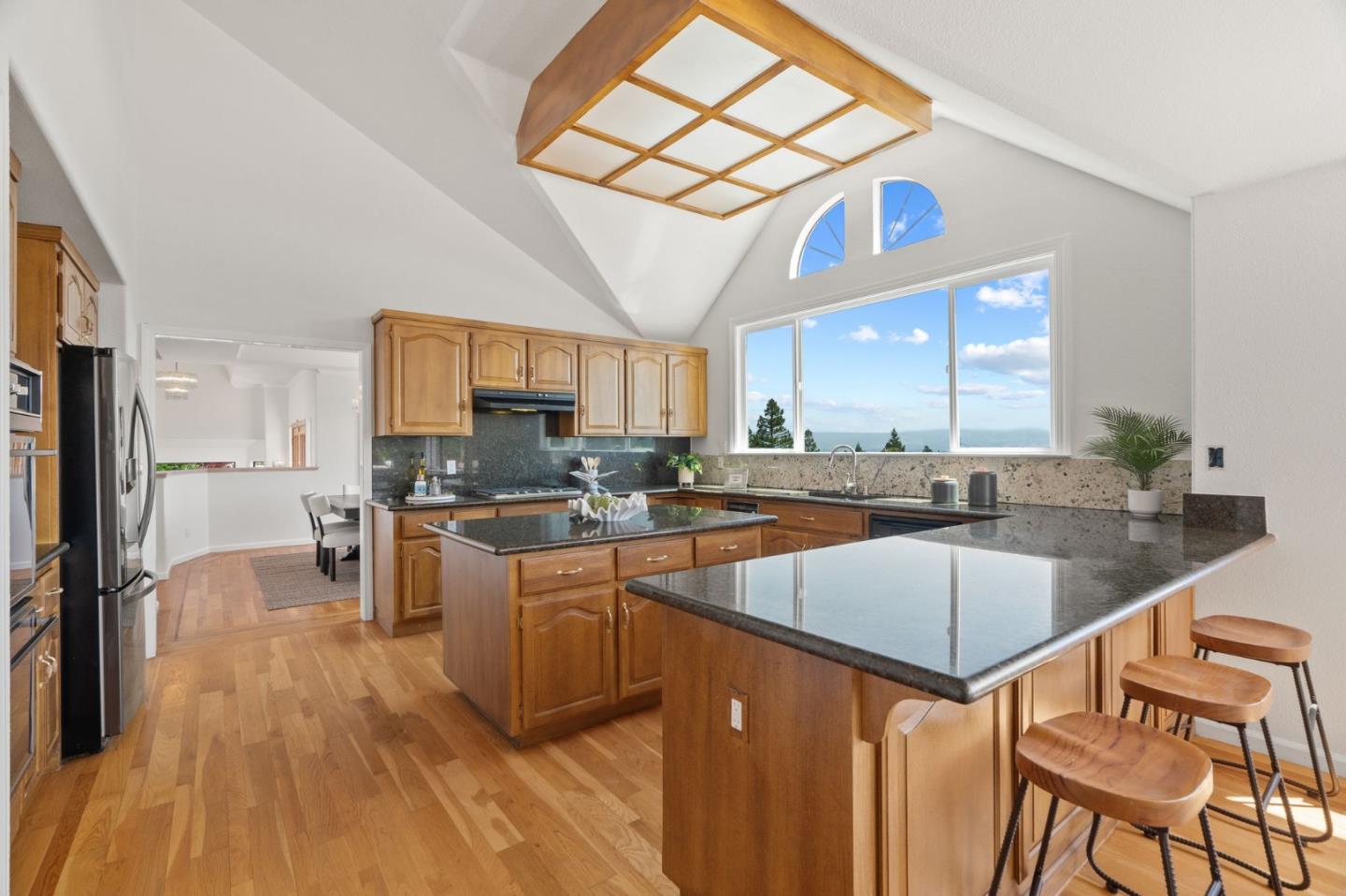 Detail Gallery Image 19 of 70 For 12479 Crayside Ln, Saratoga,  CA 95070 - 5 Beds | 3/1 Baths