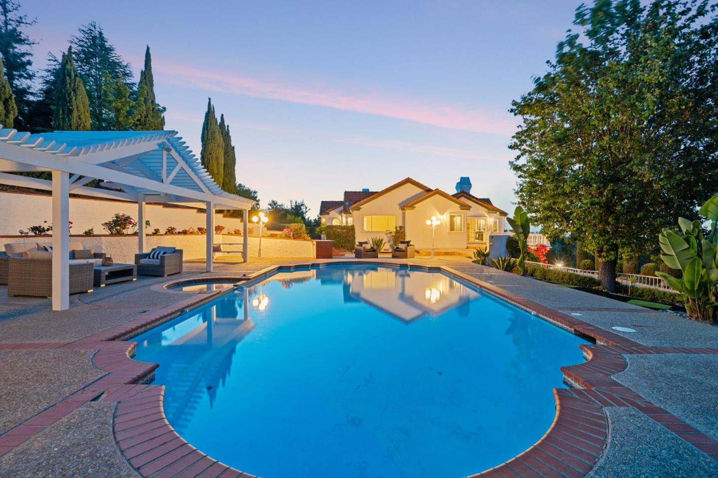 Detail Gallery Image 3 of 70 For 12479 Crayside Ln, Saratoga,  CA 95070 - 5 Beds | 3/1 Baths