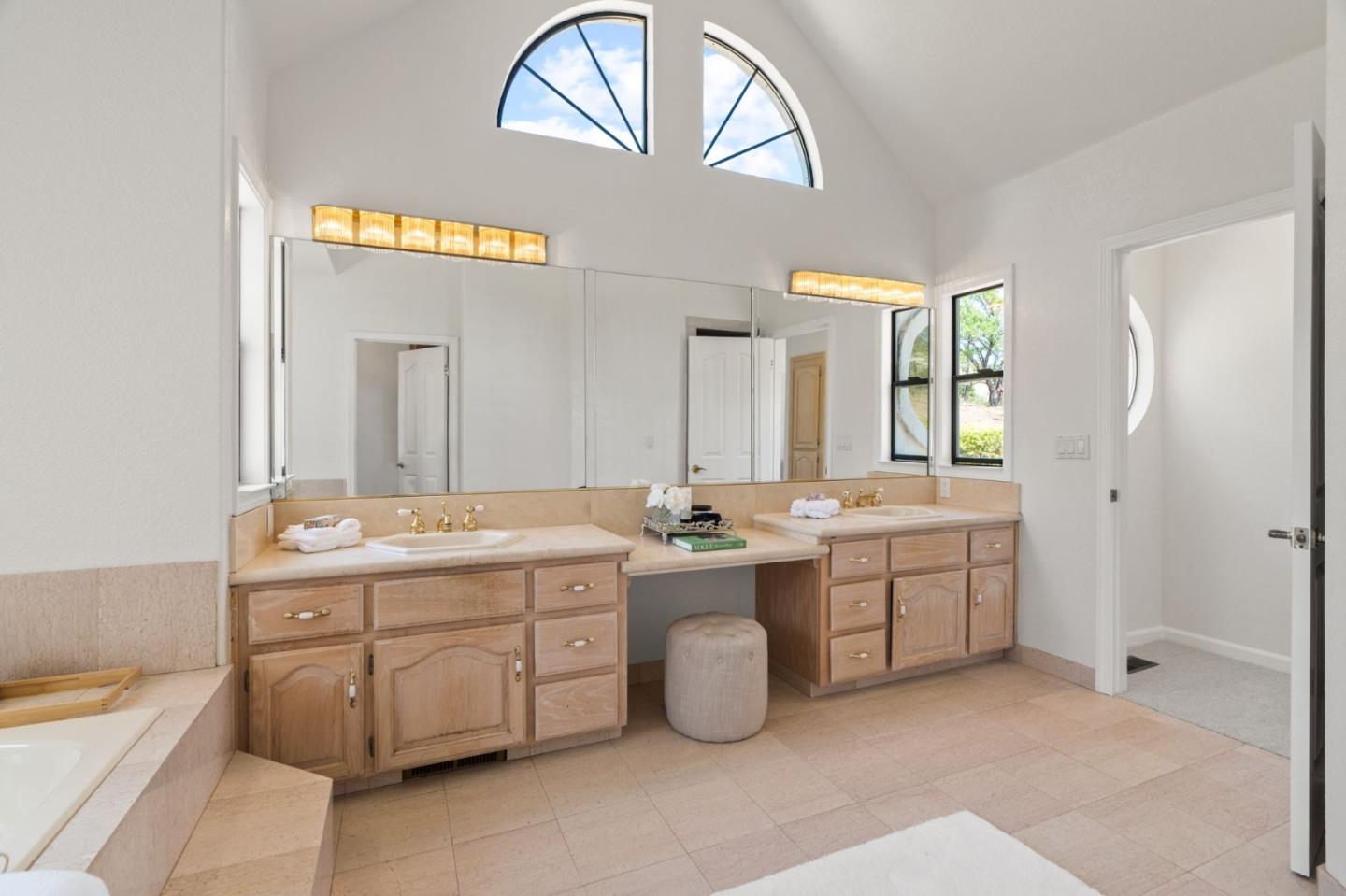 Detail Gallery Image 33 of 70 For 12479 Crayside Ln, Saratoga,  CA 95070 - 5 Beds | 3/1 Baths